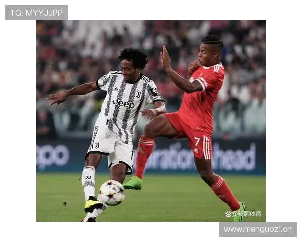 尤文图斯防守稳固但进攻乏力,攻守平衡问题逐步显现 尤文图斯防守稳固但进攻乏力,攻守平衡问题逐步显现