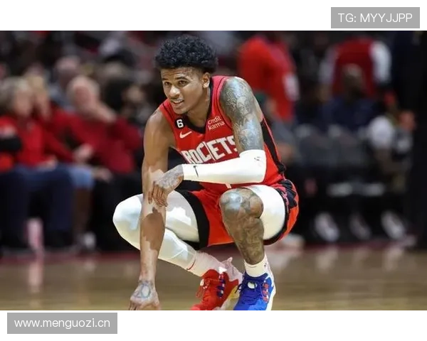 奥斯卡中场风格解析:组织调度与进攻串联表现稳健 奥斯卡中场风格解析:组织调度与进攻串联表现稳健