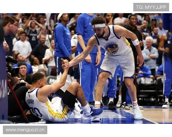 陆光祖赛后直接点外卖，简直不像刚拼到爆的NBA水花弟兄弟